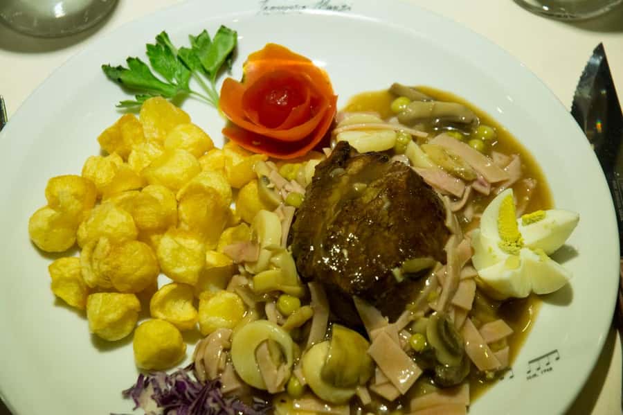 BA: Tango Show and Optional Dinner at Esquina Homero Manzi - Standard vs VIP menus, and how to choose confidently