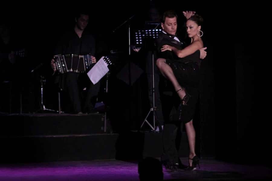 BA: Tango Show and Optional Dinner at Esquina Homero Manzi - Tango show content: golden age works and classic voices
