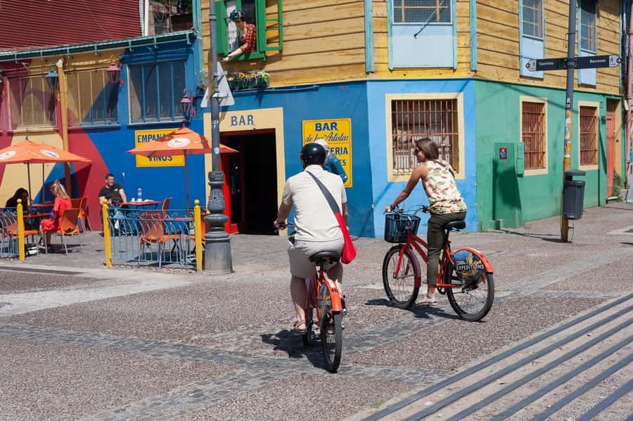 Bike Tour: Buenos Aires to the South - Plaza de Mayo and Montserrat: mixing icons and architecture