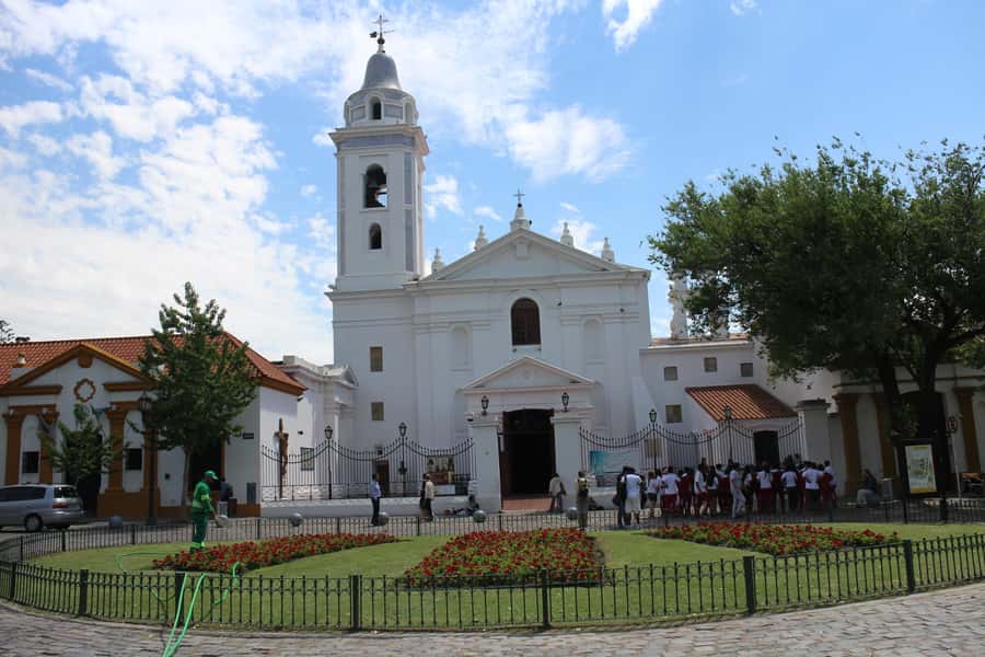 Buenos Aires: 3-Hour Private Customizable Tour - San Telmo and Plaza Dorrego: a guided taste of old-street Buenos Aires