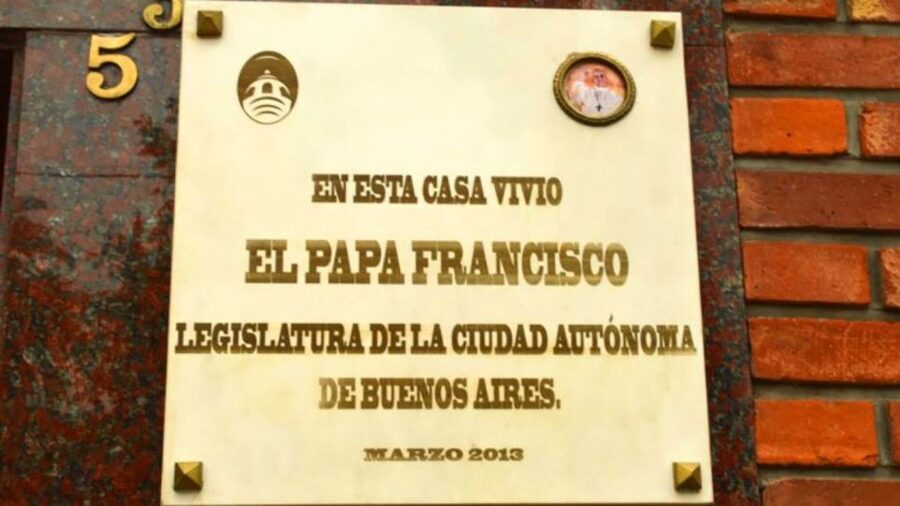 Buenos Aires 3-Hour Small Group Pope Francis Tour - Baptism at Mary Help of Christians and St. Charles