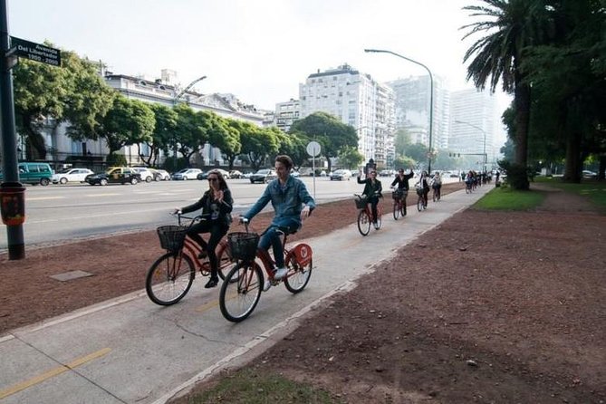 Buenos Aires Bike Tour: North Districts, Recoleta and Palermo - Puerto Madero First, Old Docks and Big Water Views