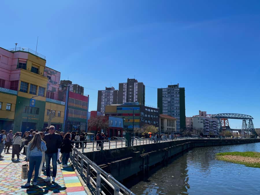 Buenos Aires: Half-Day City Tour and Boat Ride - San Telmo and La Boca: switching gears from old-school to street color