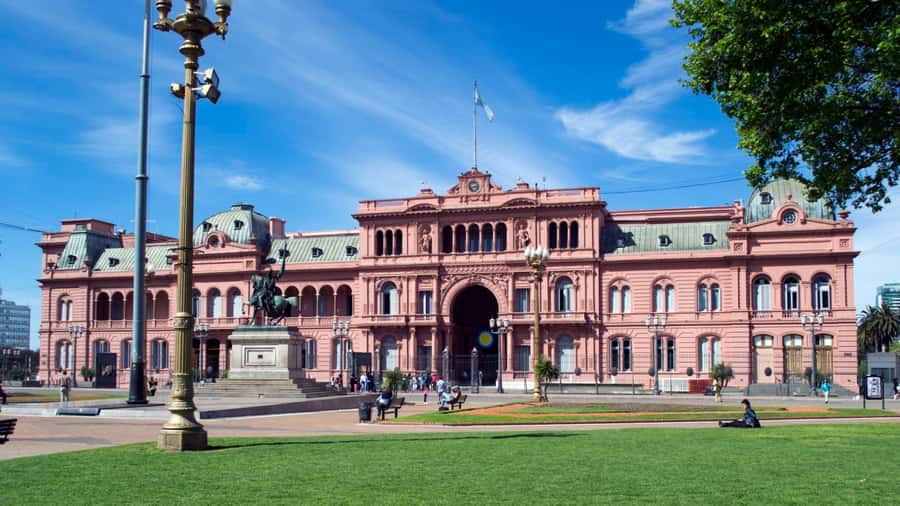 Buenos Aires: Half-Day Sightseeing Tour with 2 Stops - What a 4-hour coach circuit gets you in Buenos Aires