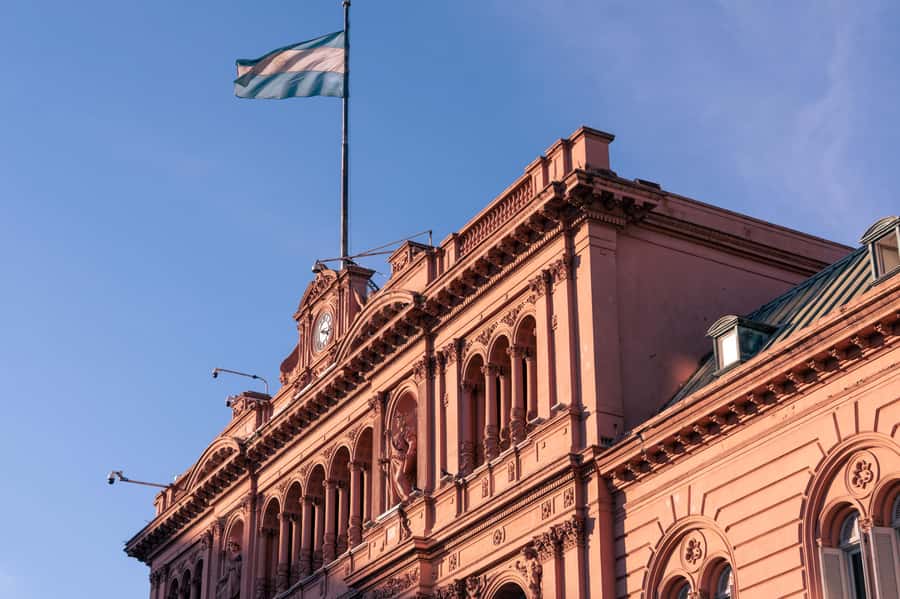 Buenos Aires: Historic Buenos Aires Landmarks & Icons Tour - Where you meet at Plaza de Mayo, and why it matters