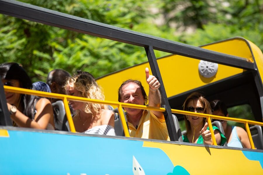 Buenos Aires Hop-On Hop-Off Bus and Exclusive Benefits - Comfort, top deck views, and the small stuff that shapes your ride