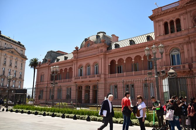 Buenos Aires Like a Local 4-Hour Private Tour - The Government House balcony and Evita’s Buenos Aires