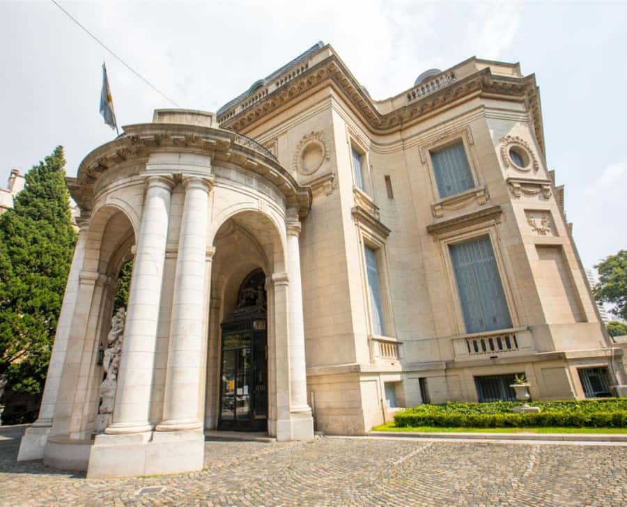 Buenos Aires Premium City Tour - Guide and timing: multilingual storytelling, but confirm details