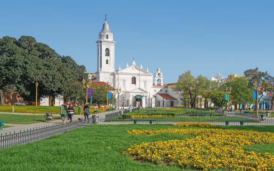 Buenos Aires: Recoleta and Retiro Tip Based Walking Tour - Palacio Paz, Palacio San Martín, and what to actually look for