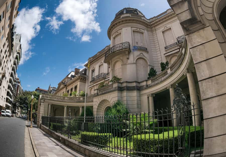 Buenos Aires: Recoleta and Retiro Tip Based Walking Tour - Recoleta Cemetery area: what you’ll get, and what you might miss