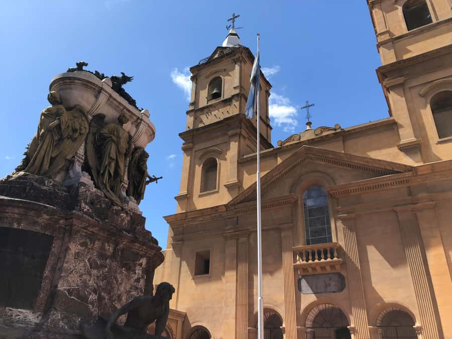 Buenos Aires: San Telmo and Market Guided Walking Tour - Iglesia y Convento de San Francisco: where the neighborhood’s past shows up fast