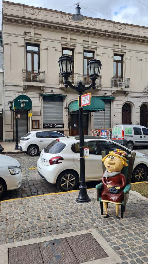 Buenos Aires: San Telmo, History, Bars, and Tango! - Defensa Street, antique browsing, and Dorrego Plaza timing