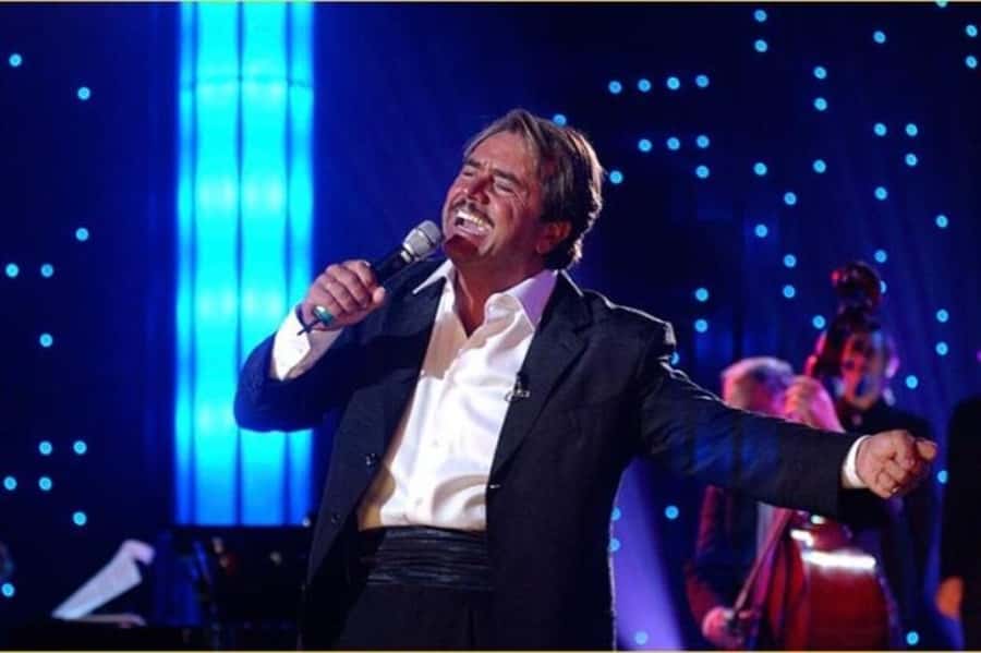 Buenos Aires: Señor Tango Show with Optional Dinner - Who should book this and who should choose something else