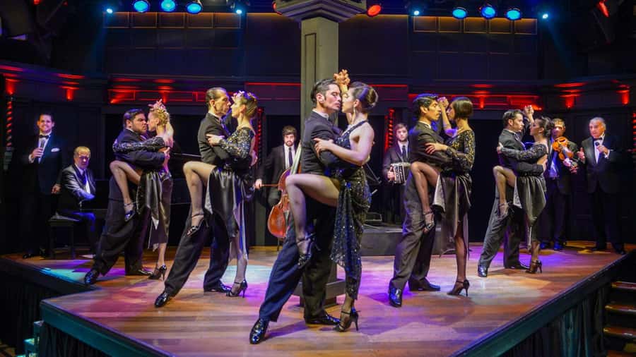 Buenos Aires Tango Show and Dinner in El Querandi - Dinner Service That Turns Your Evening into a 3-Course Night