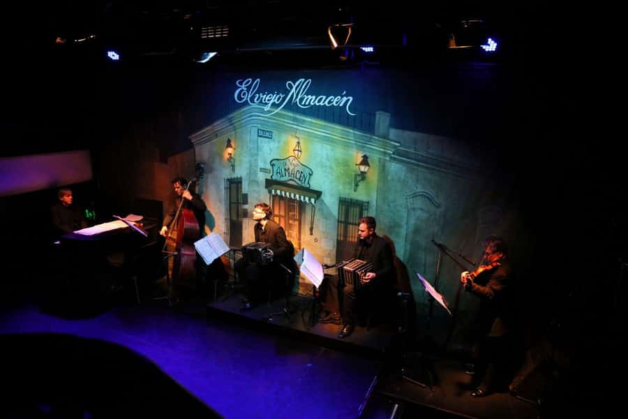 Buenos Aires: Tango Show at El Viejo Almacen - The music and singers: Hugo Marcel and the live band effect
