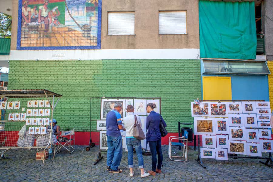 Classic City Tour of Buenos Aires: Neighborhoods and Emblems - Recoleta, Retiro, San Nicolás, and Montserrat: Where the City Shows Its Fancy Side