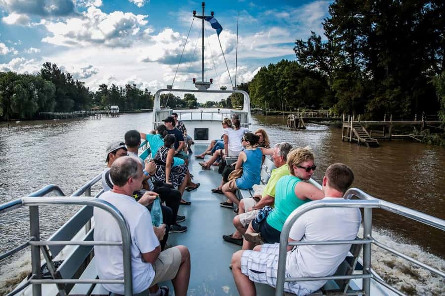 Classic Tour and Sailing in Tigre and Delta - Tigre historical center and the riverfront feel
