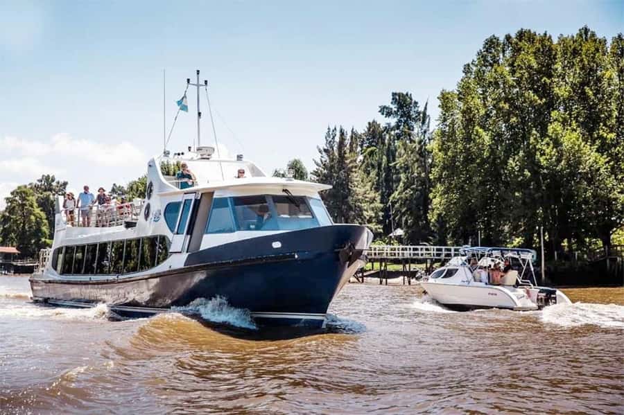 Full Day City Tour Buenos Aires, Recoleta Cemetery and Tigre - Plaza de Mayo, Casa Rosada, and Teatro Colón in one clean start