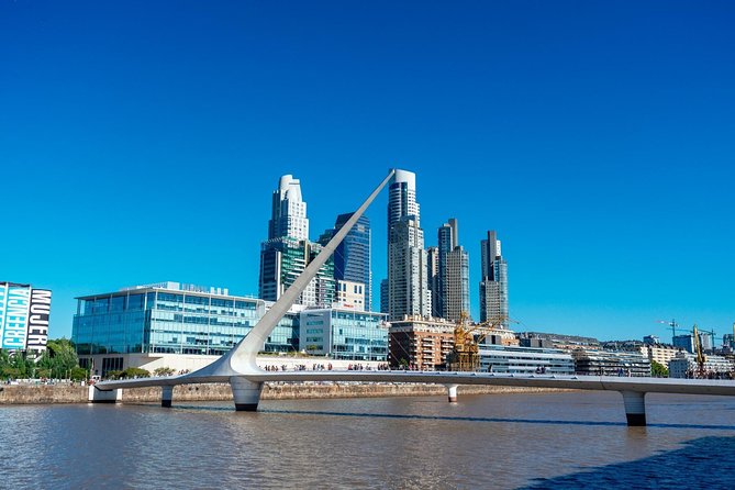 Highlights & Hidden Gems With Locals: Best of Buenos Aires Private Tour - What I think makes the guide matter on this route