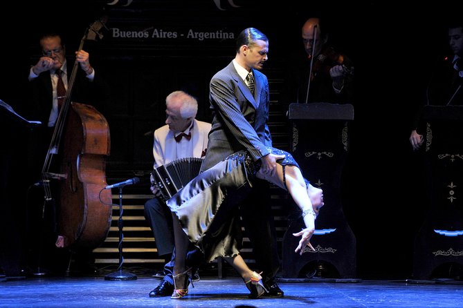 La Ventana Tango Show in Buenos Aires - How the Evening Flows: Tango Lesson or Wine Tasting First