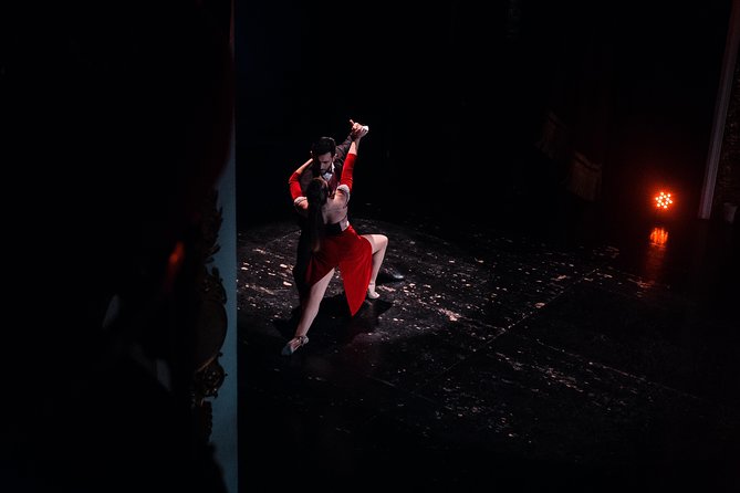 Palacio Tango: Tango Show at the Piazzolla Theater - Palacio Tango at the Piazzolla Theatre, The Setting Matters
