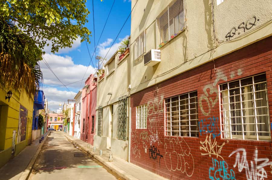 Palermo: Graffiti and Street Art Guided Tour in English - How the Guide Makes You See More, Even on a Longish Walk
