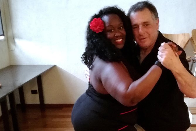 Private Argentine Cooking Class and Tango Lesson in Buenos Aires - Your tango lesson: private instruction that sets the mood