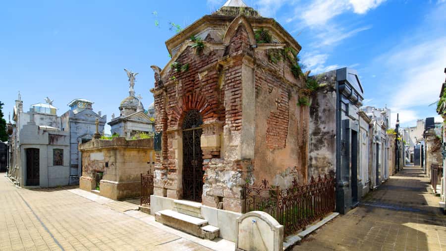 Recoleta & Cemetery for curious people - Rise and fall: landowners, world-power dreams, and Argentina’s rollercoaster