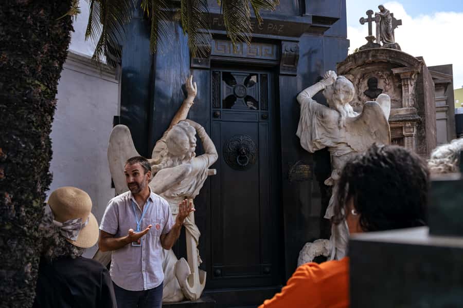 Recoleta Cemetery - Small Group Tour of History & Secrets - Key things to know before you go