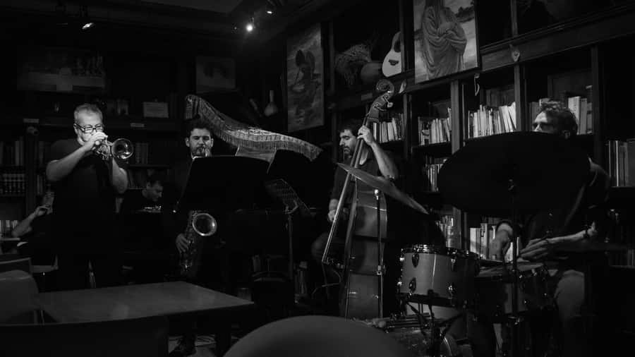 Recoleta Walking Tour and Live Jazz Show - Price and value: $38 for walk plus company at the show
