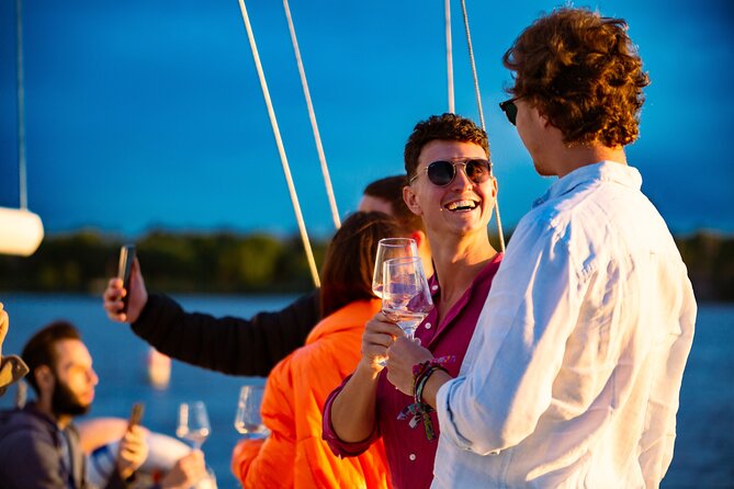 Sailing with Wine Tasting in Buenos Aires - Entering the rhythm of Buenos Aires by boat