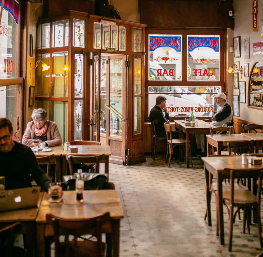 San Telmo: Historical Guided Tour with Street Food & Drinks - San Telmo Market on a 210 minute food walk