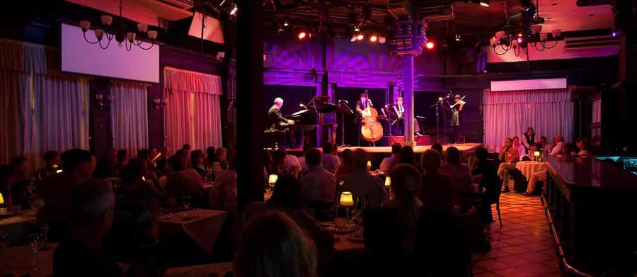 Tango Show at El Querandi with optional Dinner - El Querandi theatre: a real Buenos Aires room, not a generic hall
