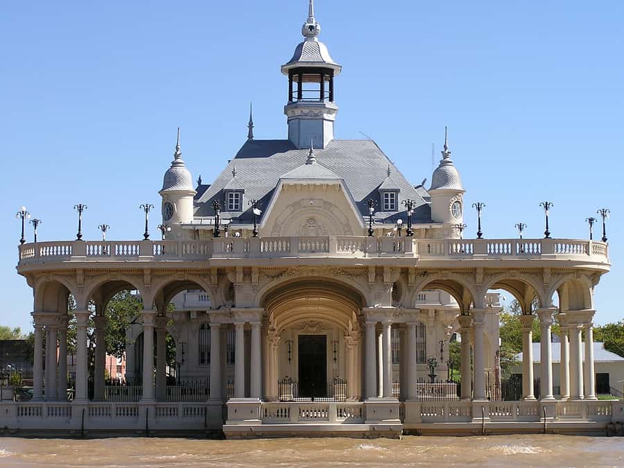 Tigre Delta: Half-Day Tour and Boat Trip - San Isidro stop: cathedral views and mansions with an aristocratic feel