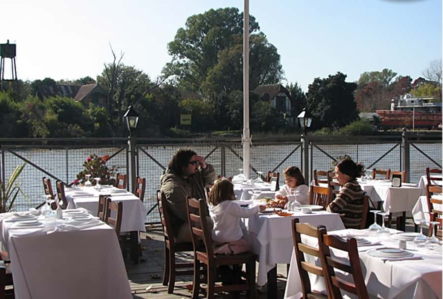 Tigre with Lunch overlooking the River and Navigation - Puerto de Frutos and Paseo Victorica: browse, then breathe